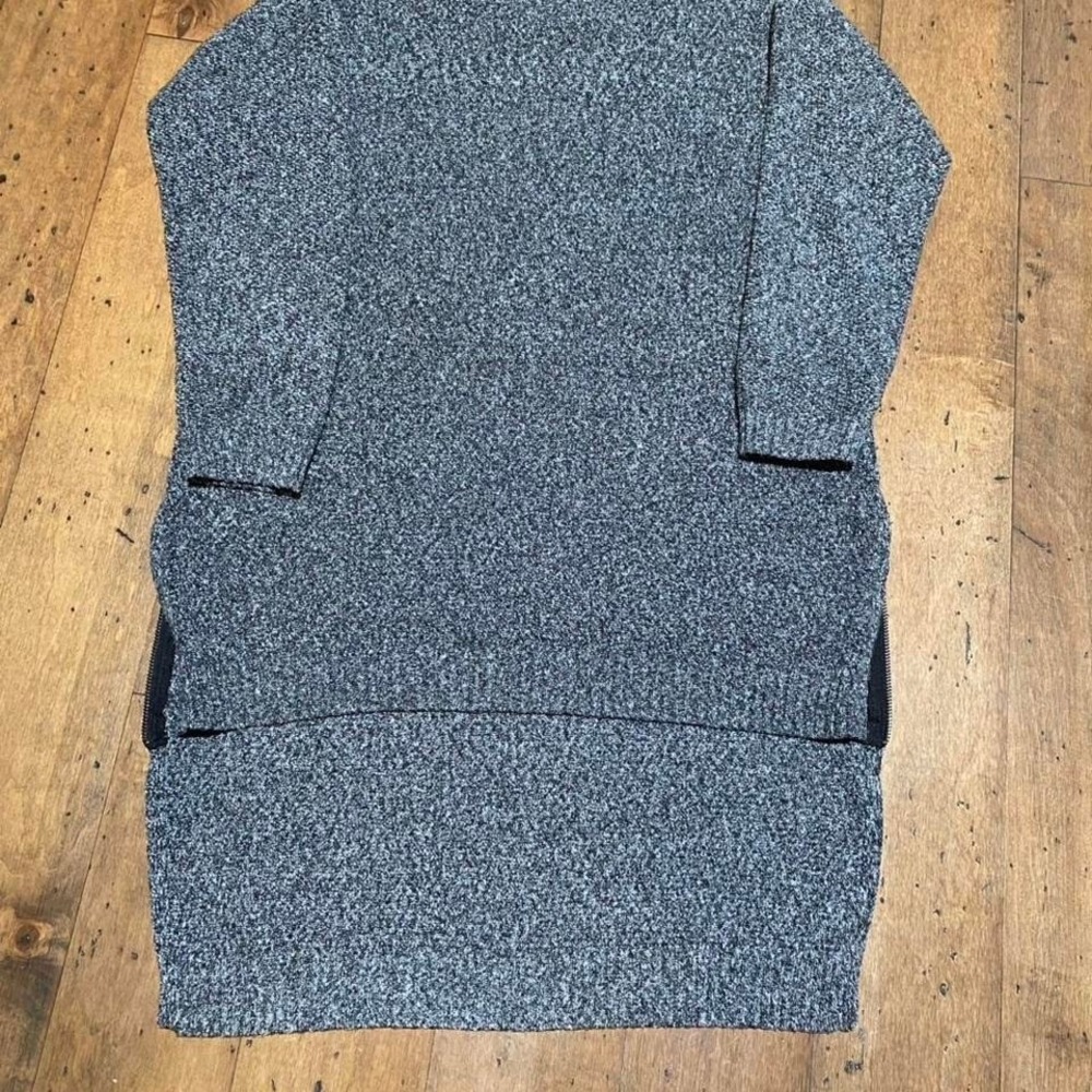 Vertigo Marled Knit Side Zip Sweater‎ One size